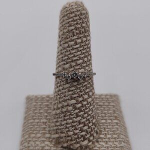 Size 7.25 Sterling Silver Cute Cubic Zirconia Gems Ring A1938